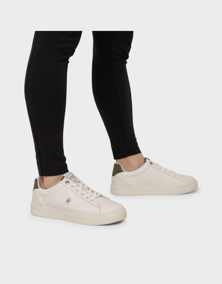 ELEVATED ESSENT SNEAKER