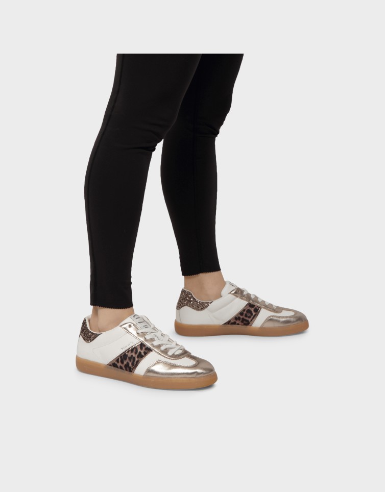 Women Lace-up