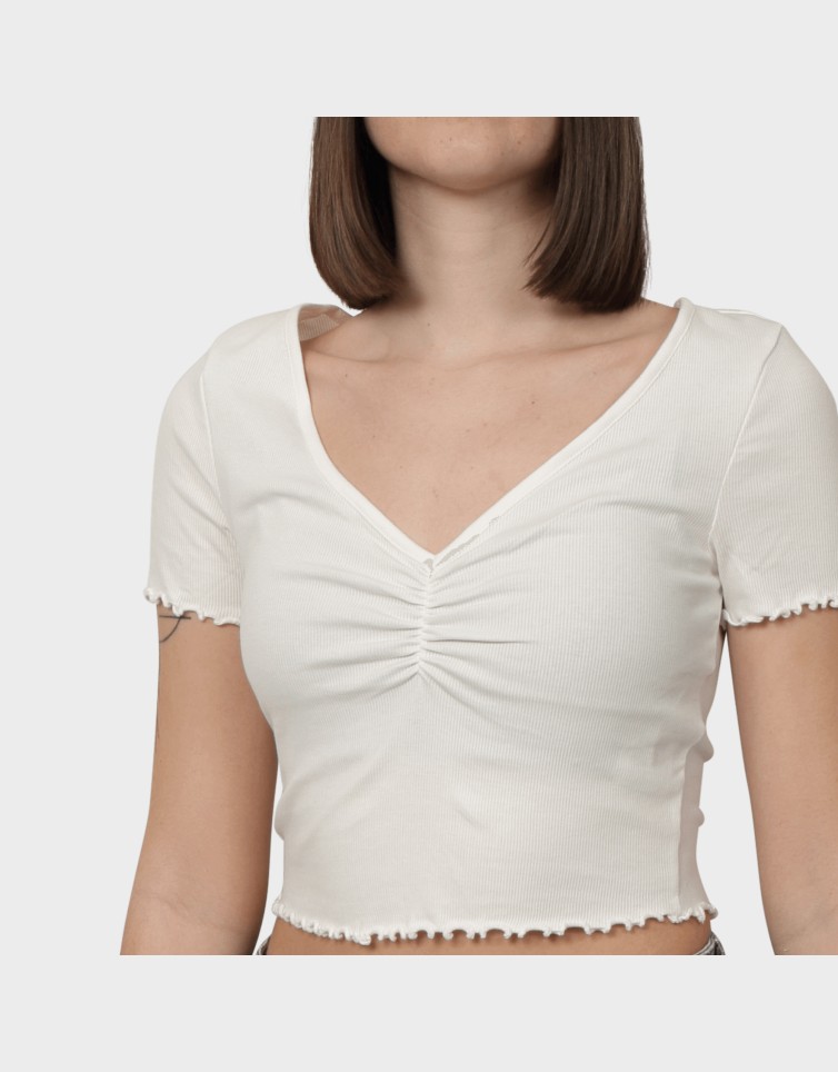 BETTY LIFE S/S V-NECK TOP