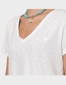 STUDIOS SLUB EMB VEE TEE