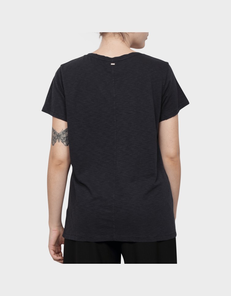 STUDIOS SLUB EMB VEE TEE