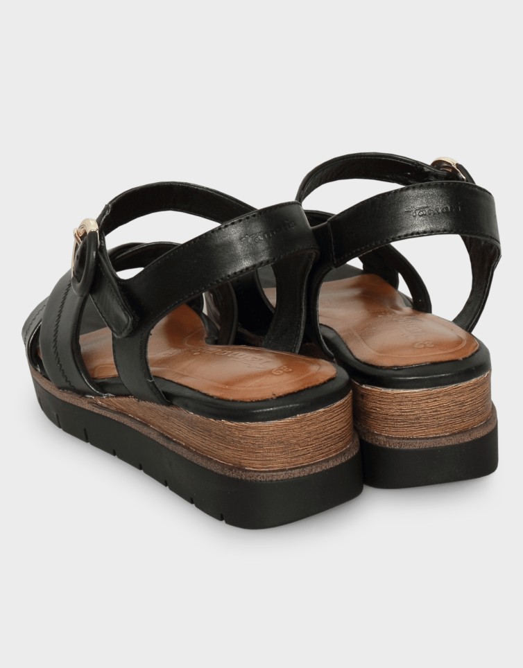 CROSSED SANDALS