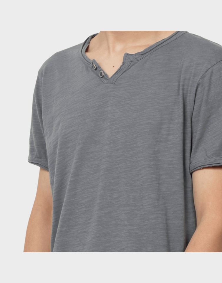 BASIC BUTTON T-SHIRT