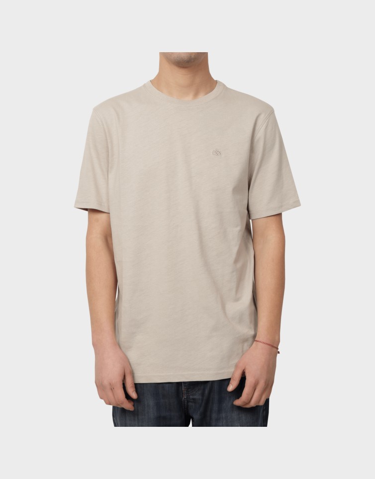 ESSENTIAL TEE