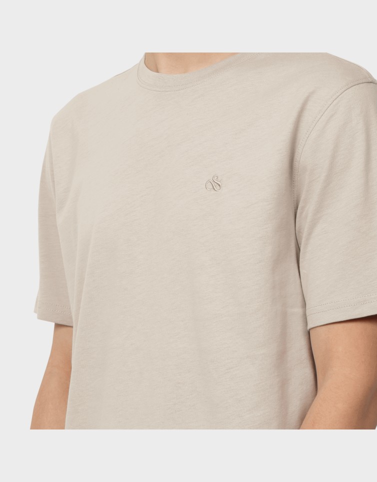 ESSENTIAL TEE