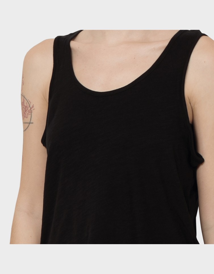 SLEEVELESS TOP