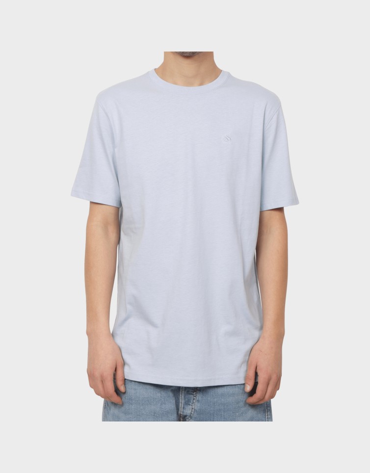 ESSENTIAL TEE
