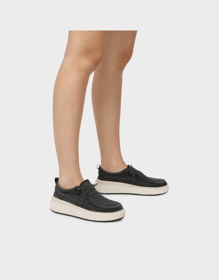 NATURE WALLABEE