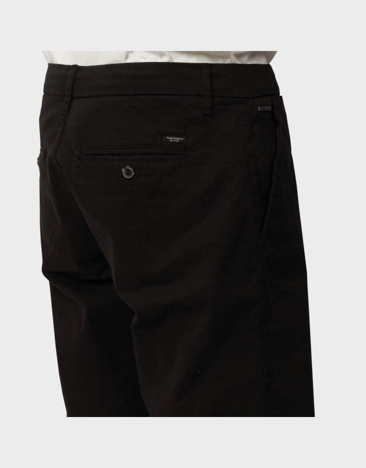 CLASSIC CHINO