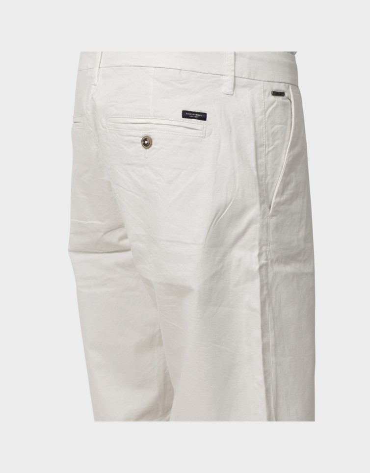 CLASSIC CHINO