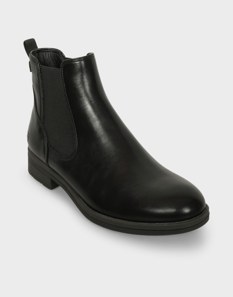 CHELSEA BOOTS