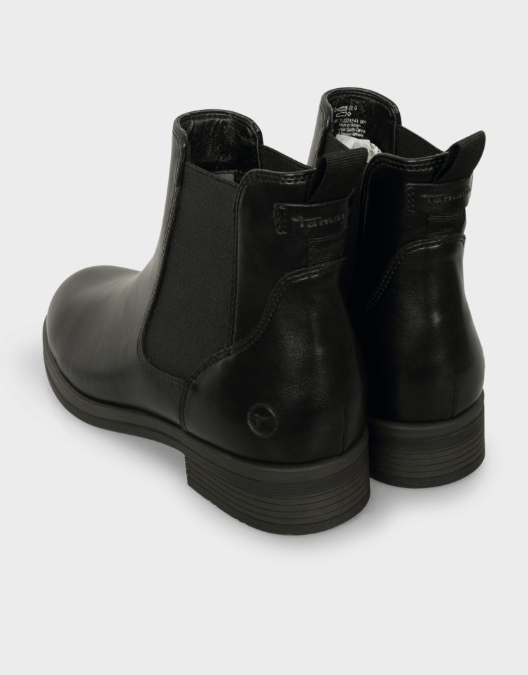 CHELSEA BOOTS