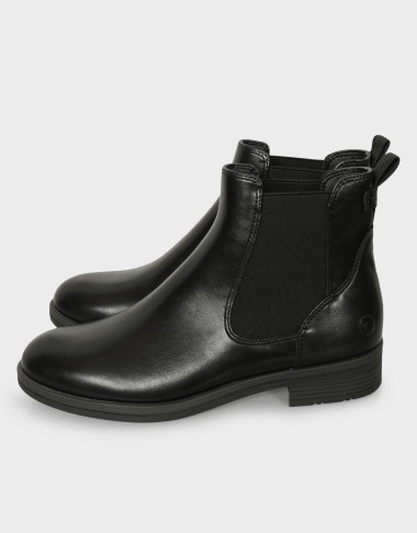 CHELSEA BOOTS