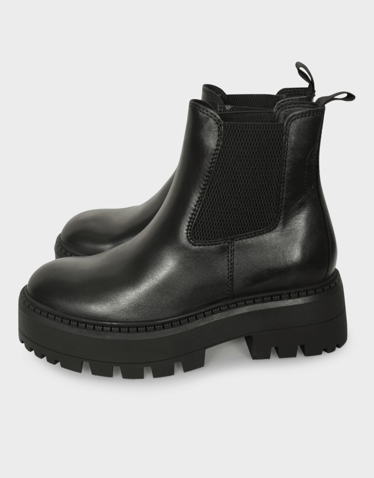 CHUNKY CHELSEA BOOTS