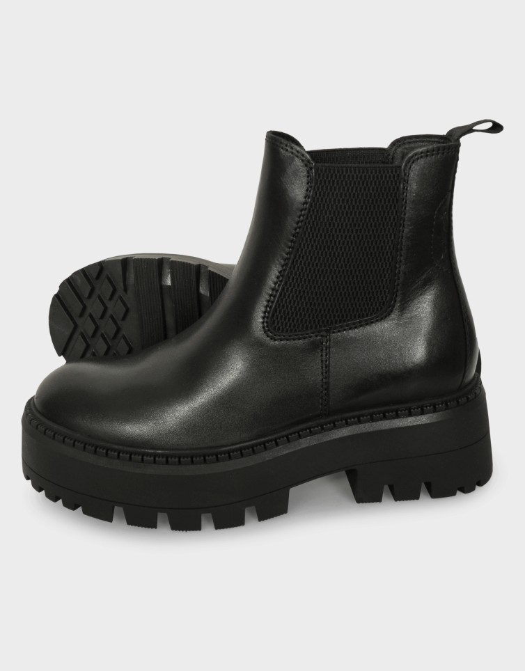 CHUNKY CHELSEA BOOTS