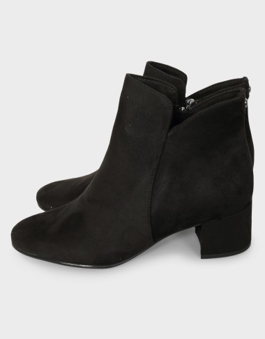 ZIPPED CLASSIC BOOTS