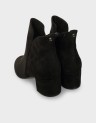 ZIPPED CLASSIC BOOTS