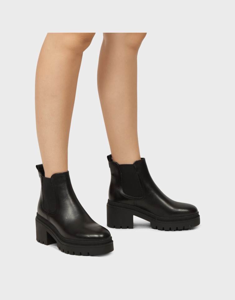 WOMEN BOOTS