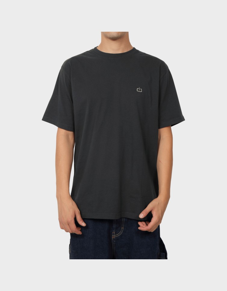 ESSENTIAL TEE