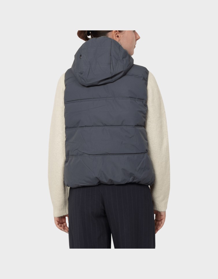 HOODED PUFFER VEST