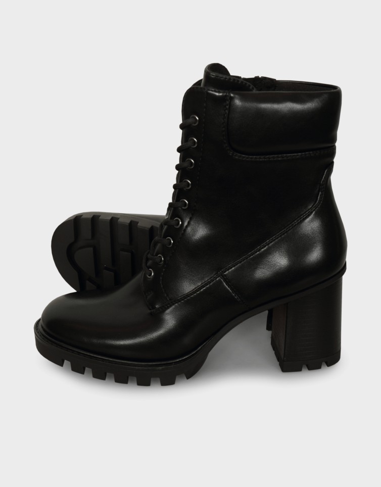 LOW BOOTS