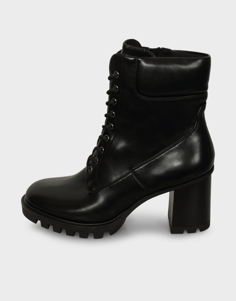 LOW BOOTS