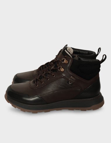 LACED UP LEATHER BOOTS