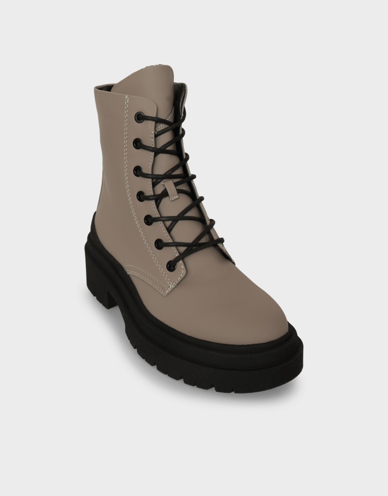 WOMEN BOOTS