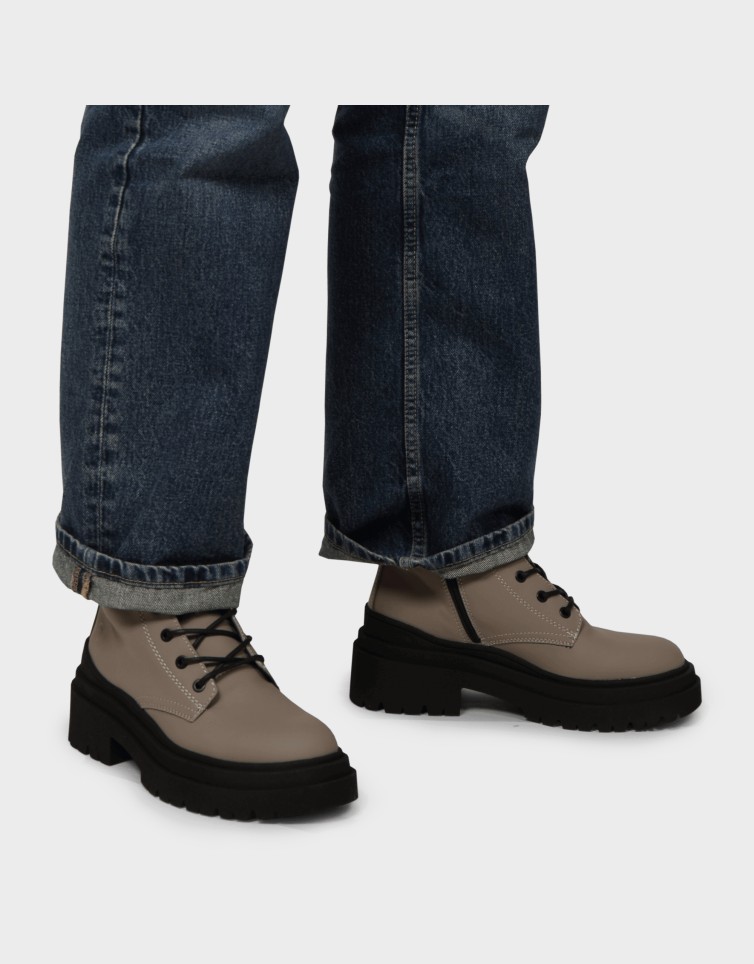 WOMEN BOOTS