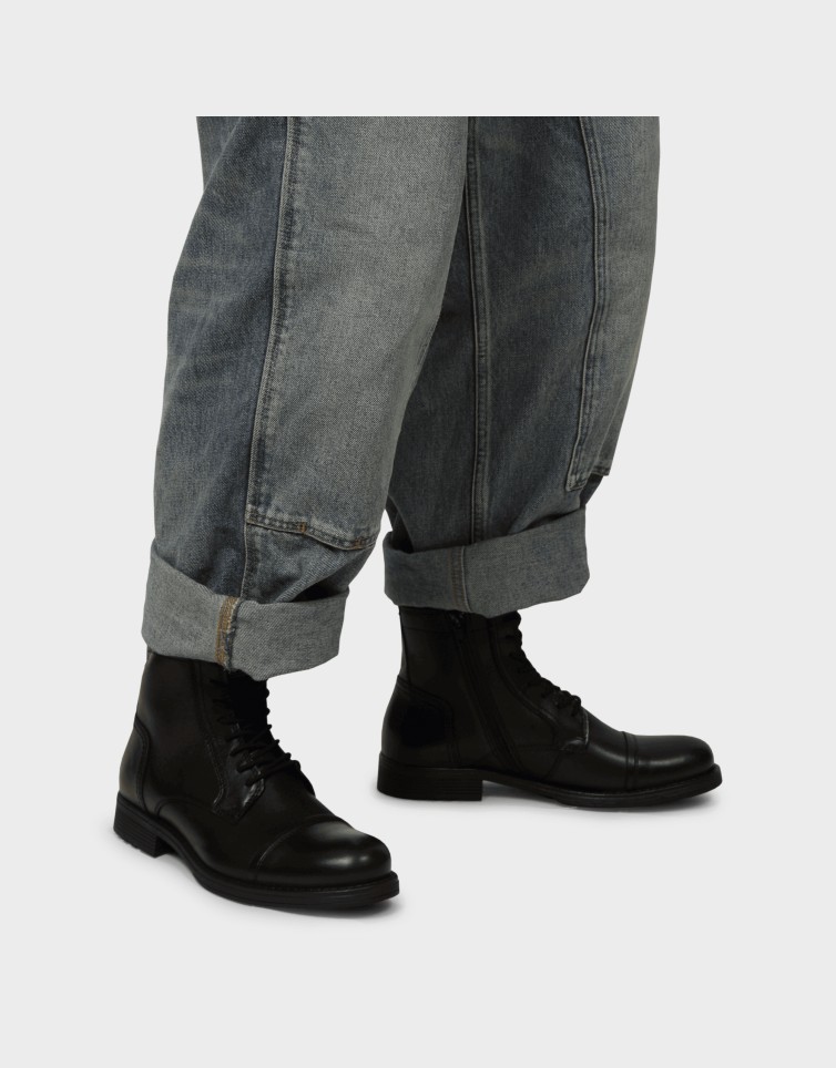 WRUSSEL LEATHER
