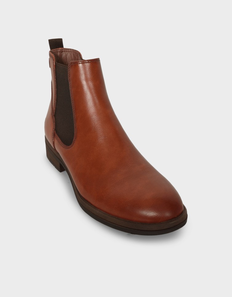 CHELSEA BOOTS