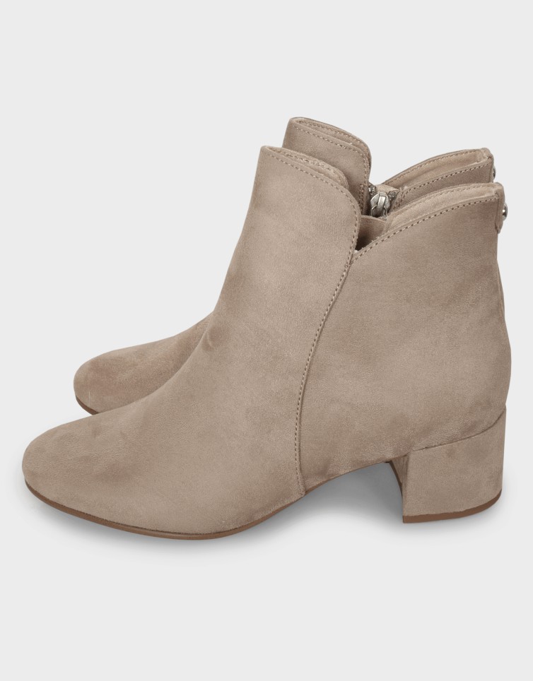 ZIPPED CLASSIC BOOTS