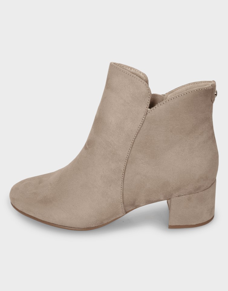 ZIPPED CLASSIC BOOTS