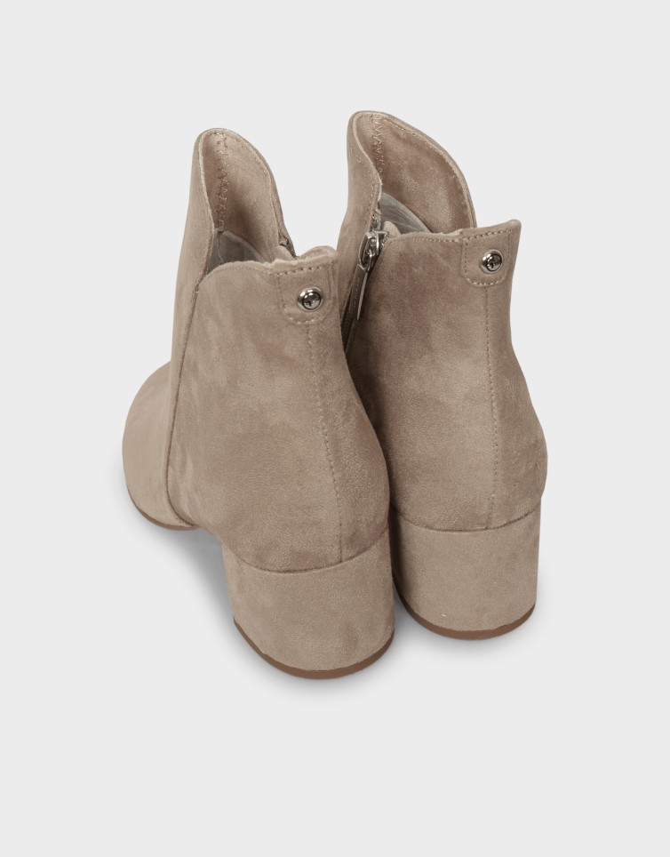 ZIPPED CLASSIC BOOTS
