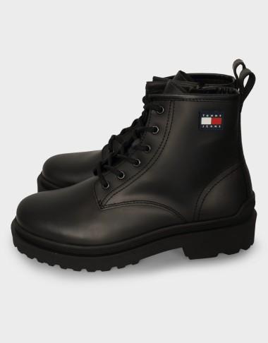 LACE UP RUBBERIZED