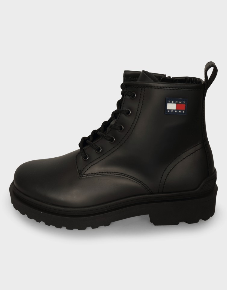 LACE UP RUBBERIZED