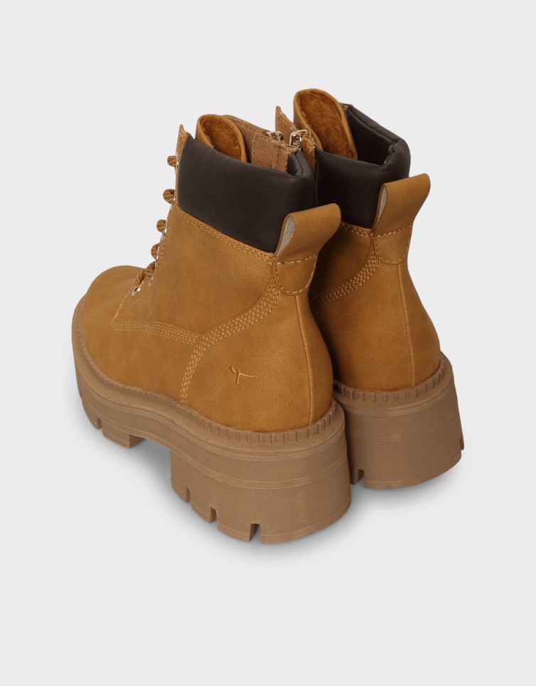 WOMEN BOOTS