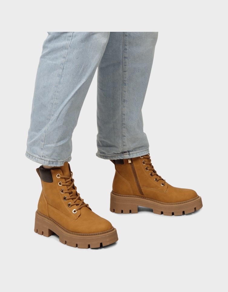 WOMEN BOOTS