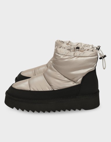 WOMEN BOOTS