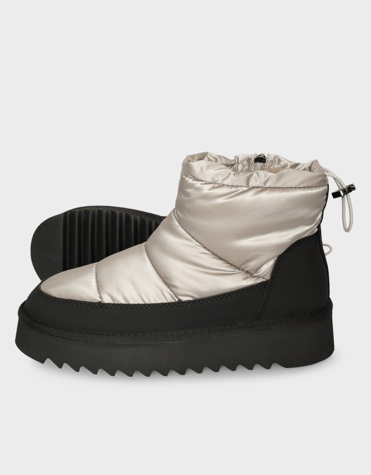 WOMEN BOOTS