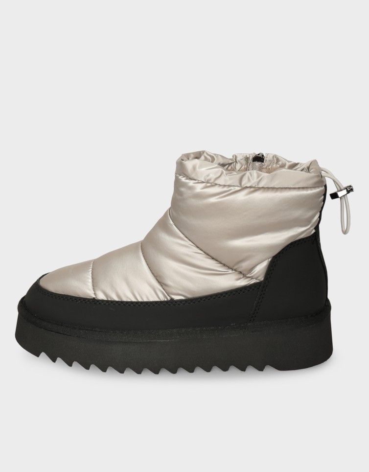 WOMEN BOOTS