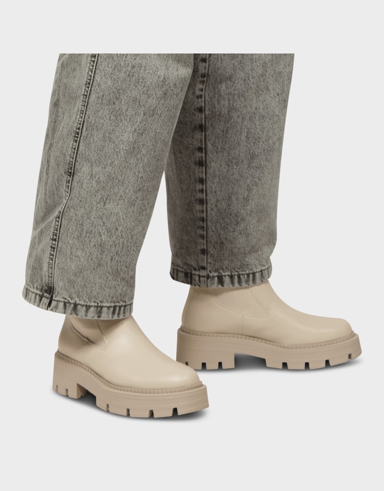 CHUNKY CHELSEA BOOTS