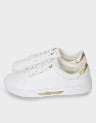 ESSENTIAL CHIC COURT