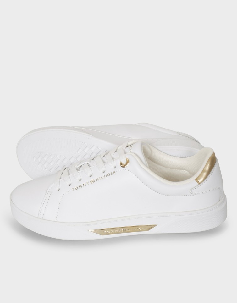 ESSENTIAL CHIC COURT