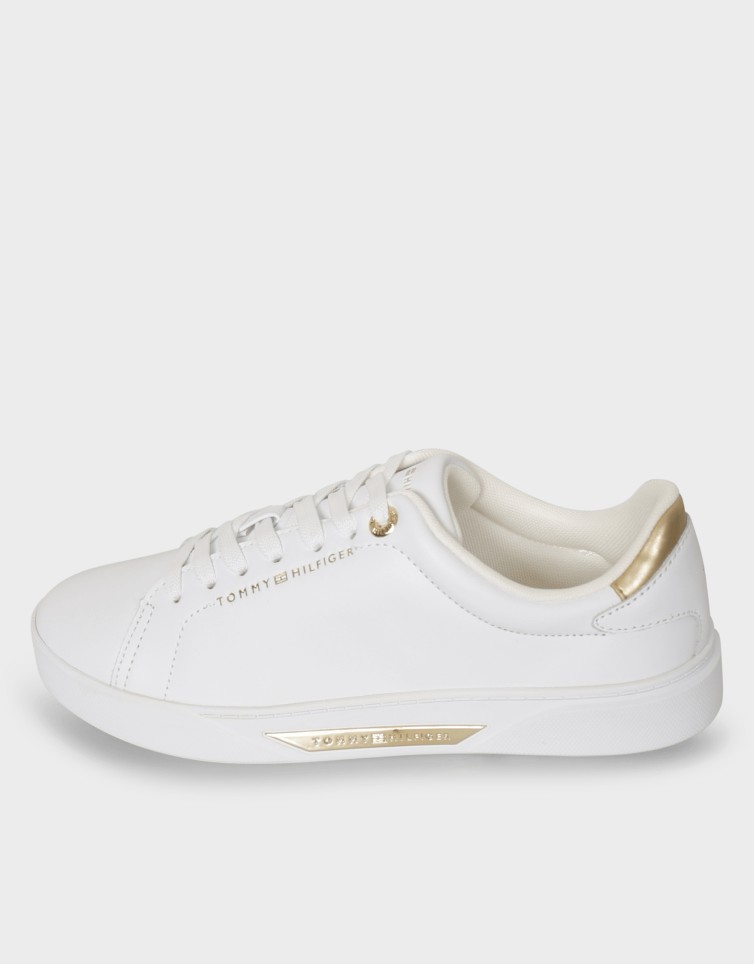 ESSENTIAL CHIC COURT