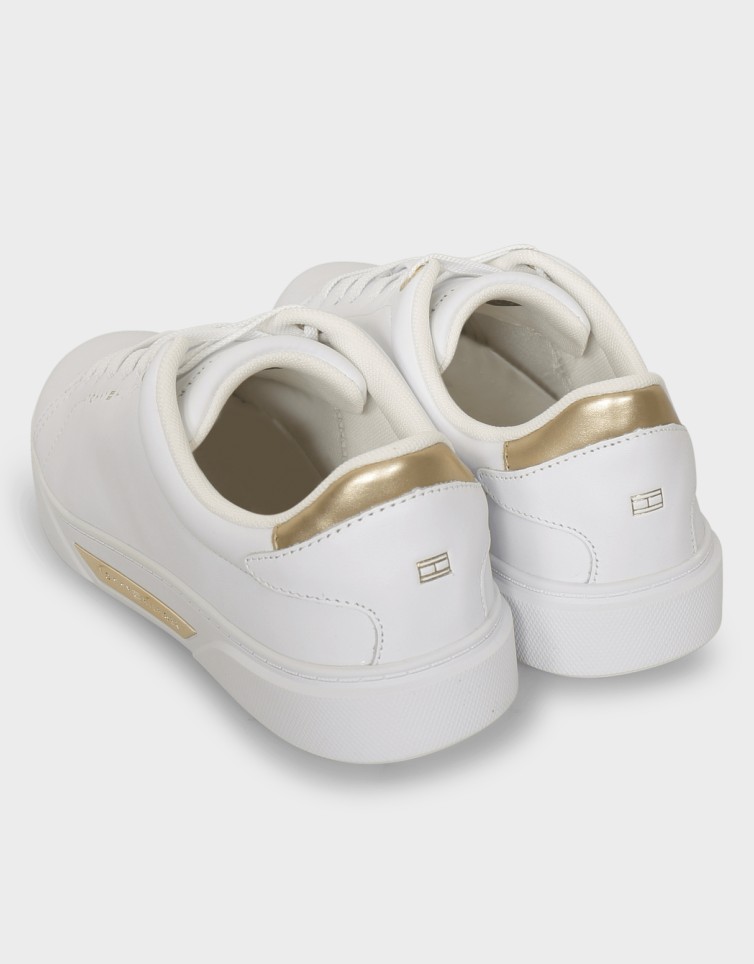 ESSENTIAL CHIC COURT