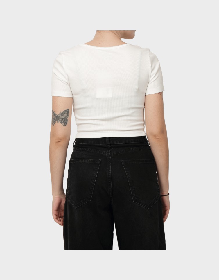 BETTY LIFE S/S SCALLOP V-NECK