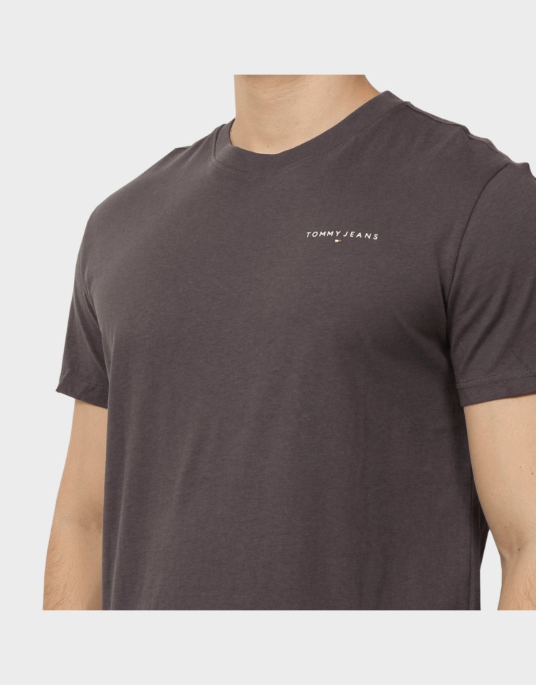 TJM SLIM LINEAR CHEST TEE