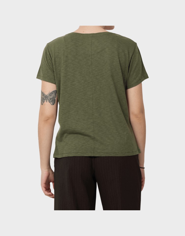 D1 STUDIOS SLUB EMB VEE TEE