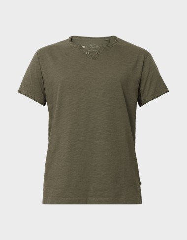BASIC BUTTON TEE